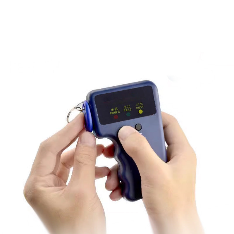 KeyClone Pro – Copiator Portabil pentru Chei Magnetice de Interfon