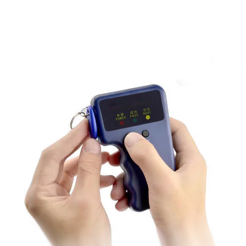 Copiator Portabil pentru Chei Magnetice de Interfon | KeyClone Pro