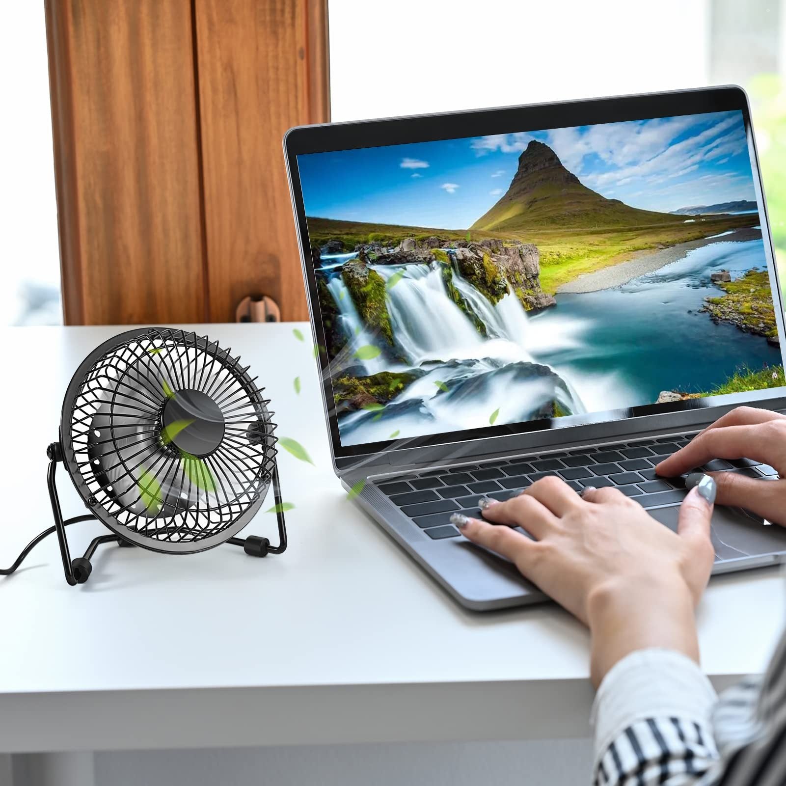 Mini Ventilator Metalic de Birou cu Alimentare USB | AirFlow